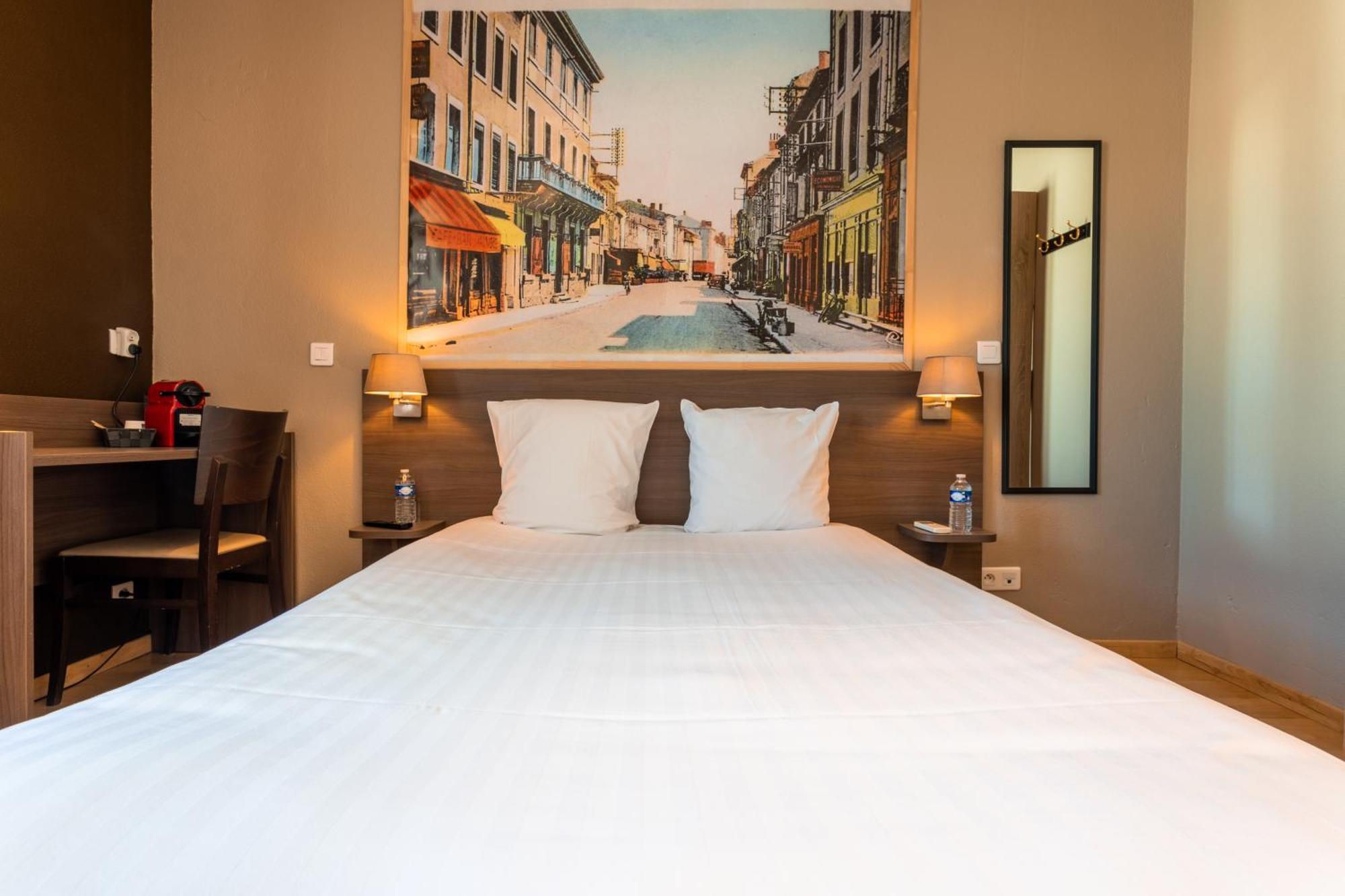 Logis Hotels Et Restaurant La Pause Rn7 La Coucourde Екстер'єр фото