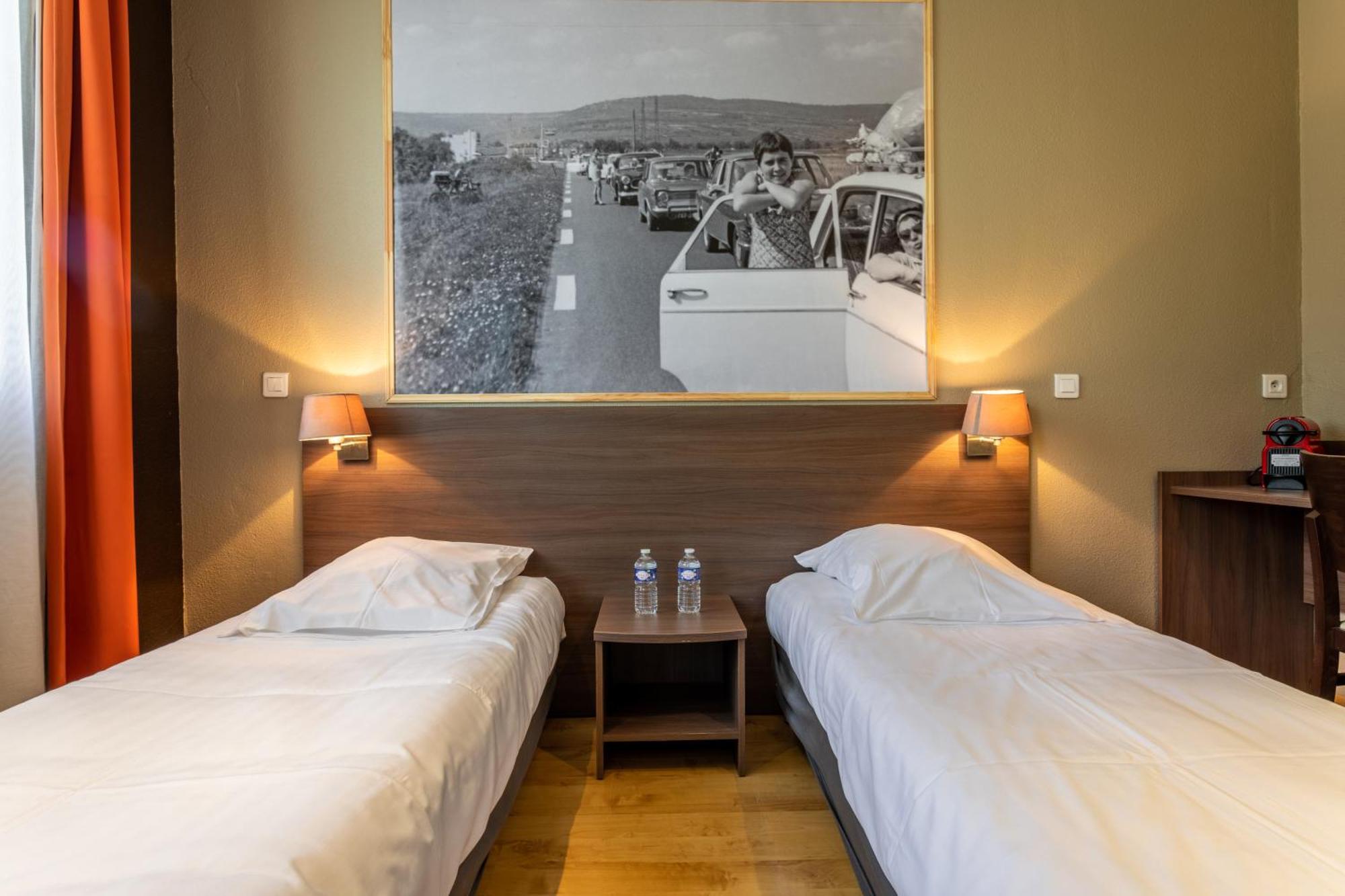 Logis Hotels Et Restaurant La Pause Rn7 La Coucourde Екстер'єр фото